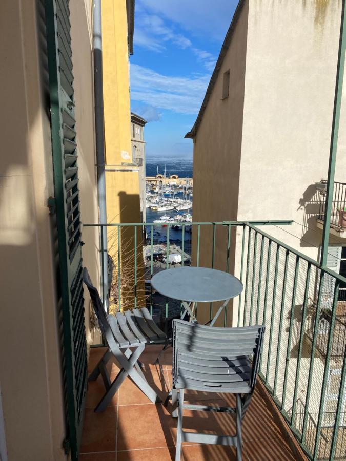 Appartement Climatise,Idealement Situe 100M Du Vieux Port. Бастия Екстериор снимка